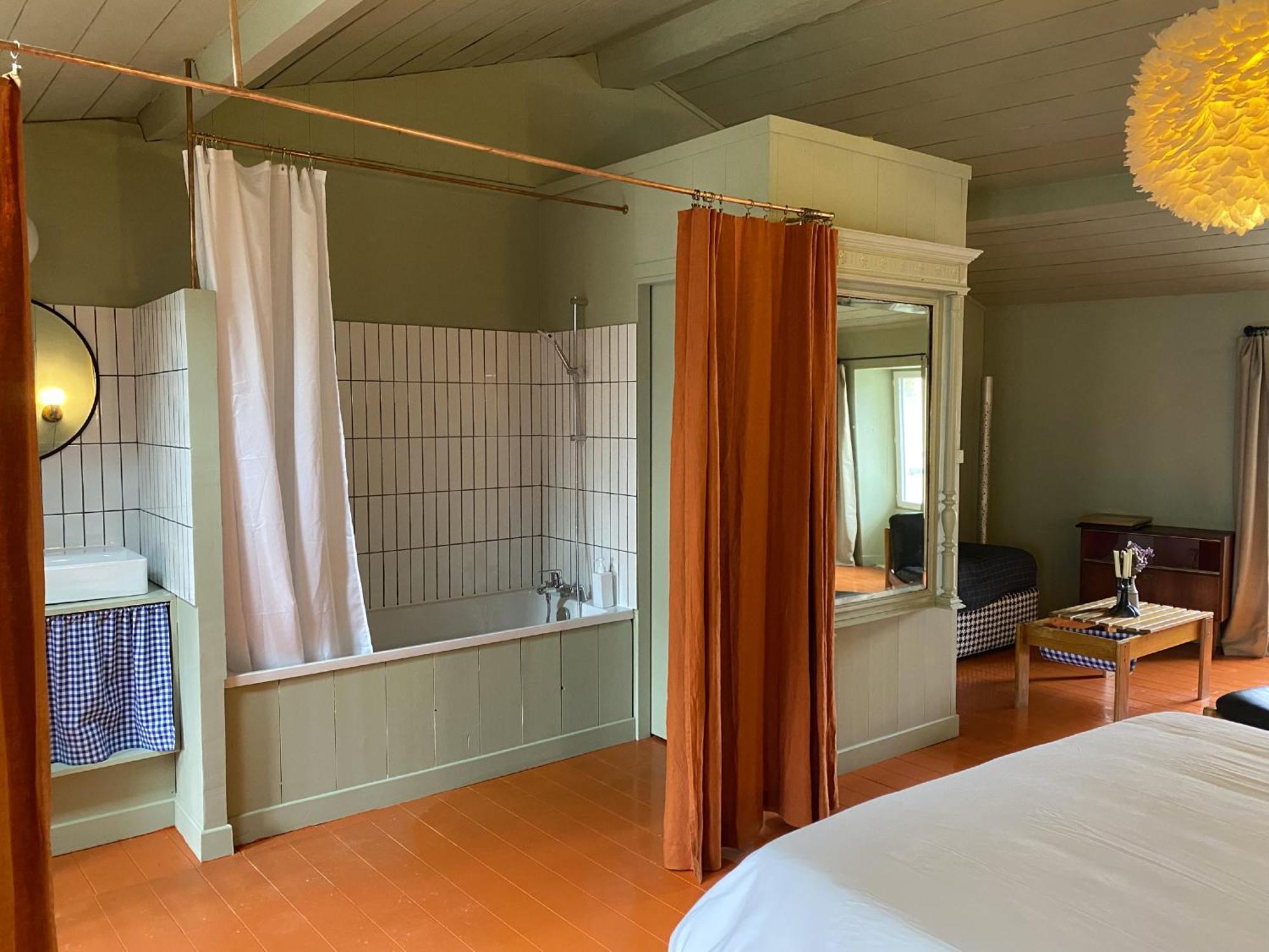 Maison Matejewski Chambre D'Hotes Avec Jardin Blaye Esterno foto